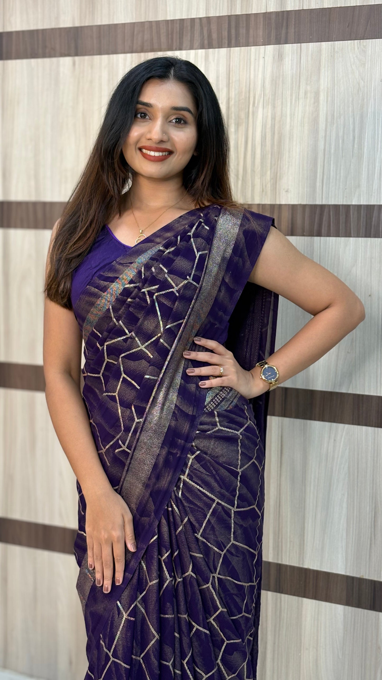 Georgette Saree with Geometric Foil Prints & Bavanji Border – LB0015