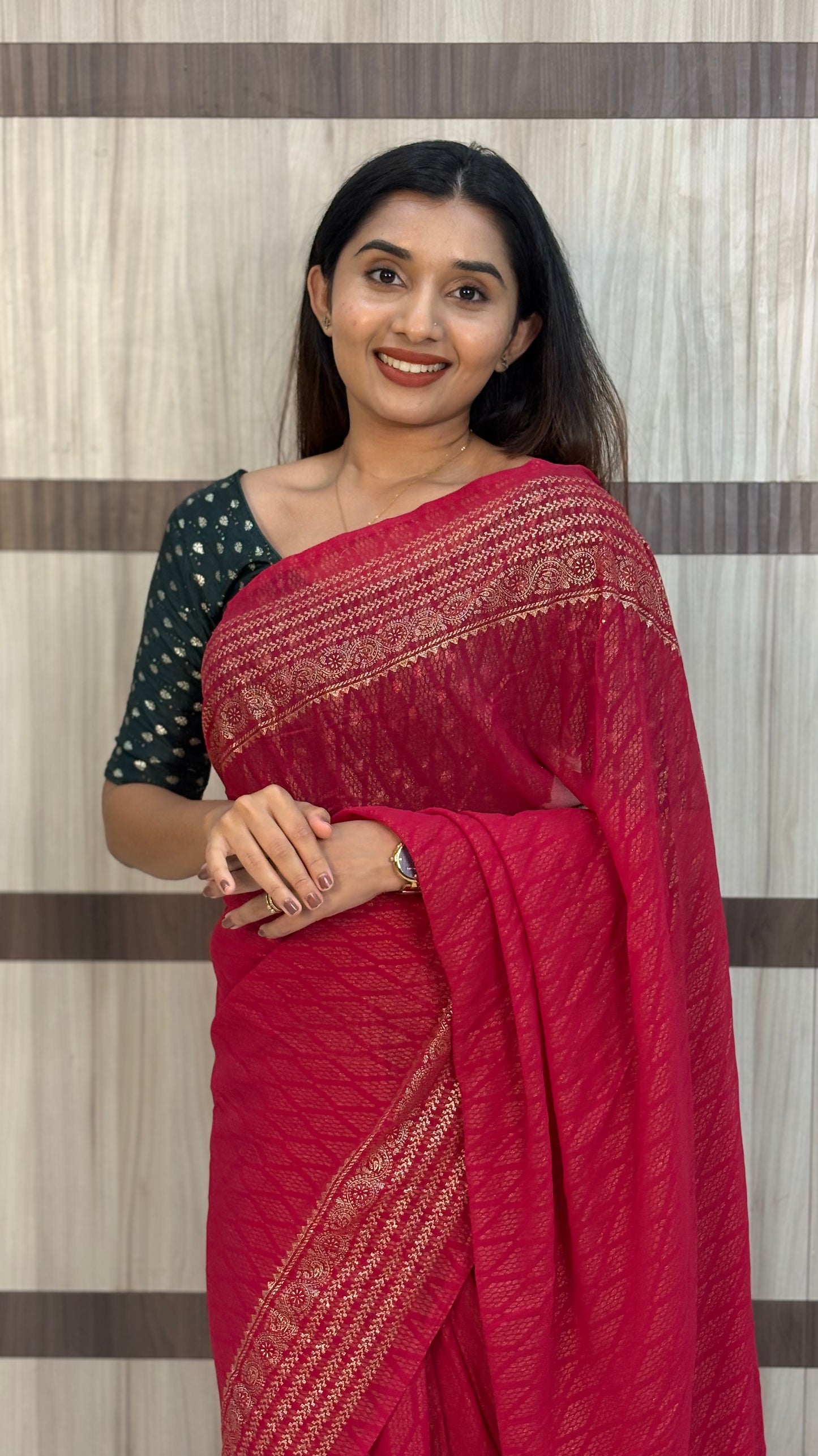 Georgette Saree with Golden Foil Geometric Work – LB0016